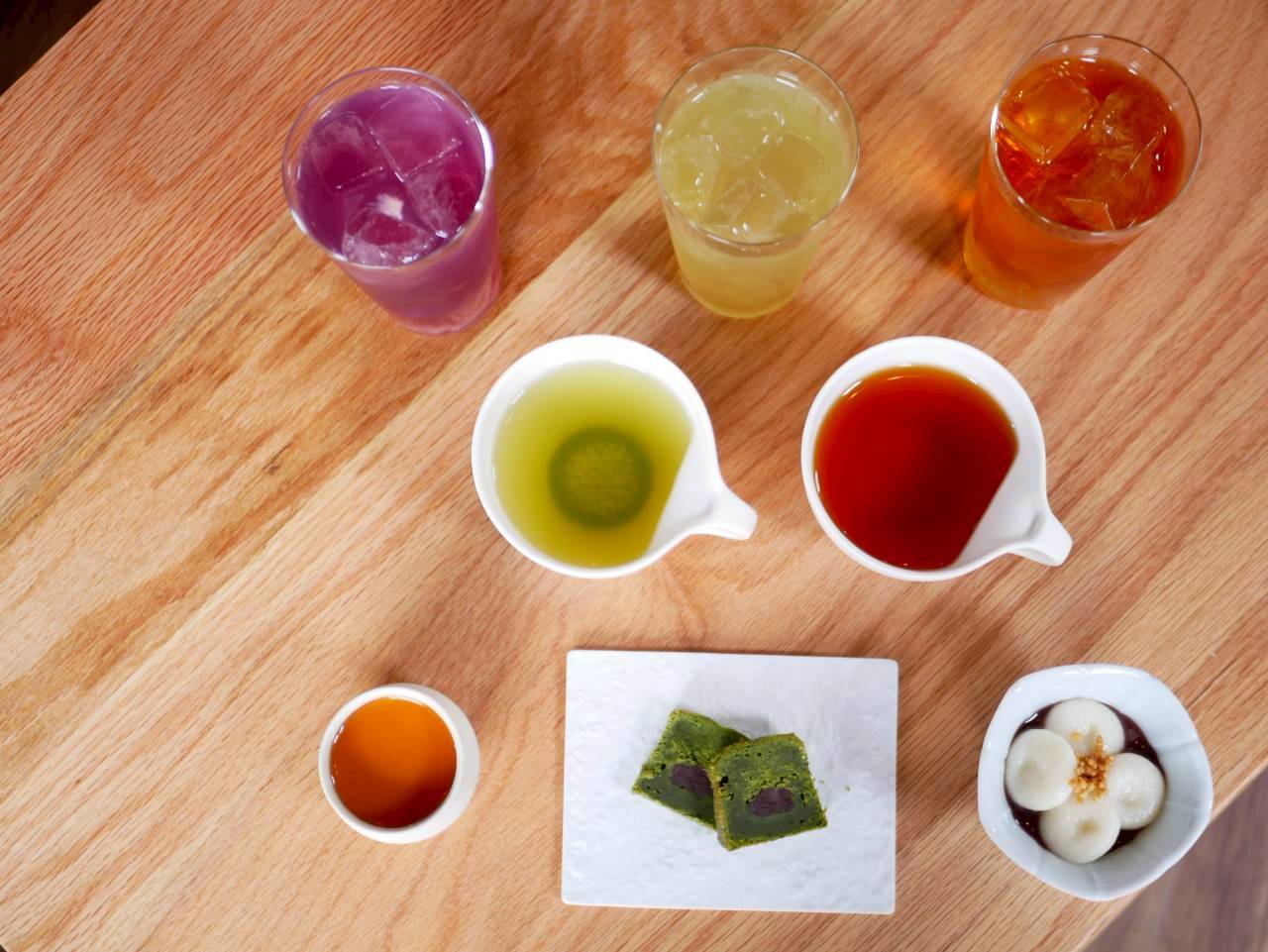 カフェ 日月火水